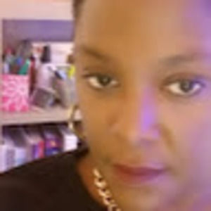 Meet your Posher, Selena